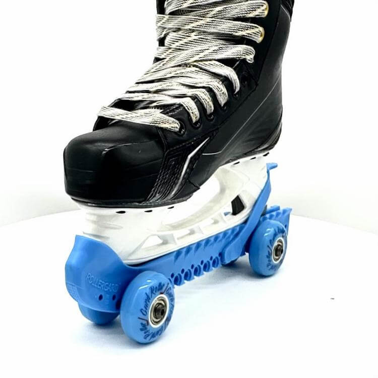 Guardas con ruedas RollerGard color azul cielo para hockey de venta en Skate World México