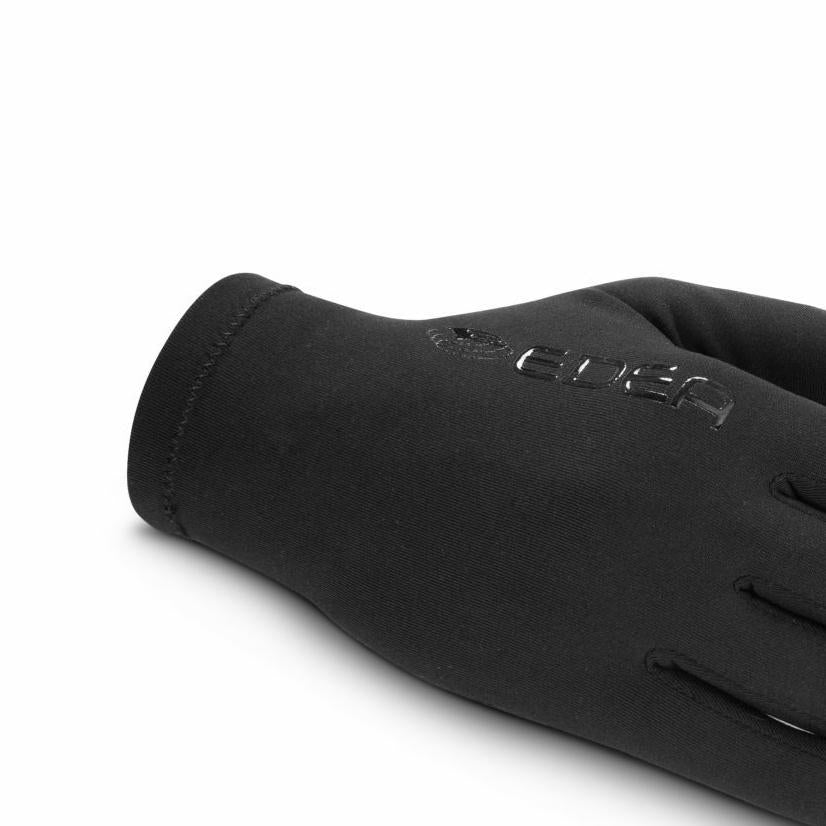 Edea E-Gloves Pro, Diseño ergonómico ceñido que estiliza la mano sin perder comodidad.