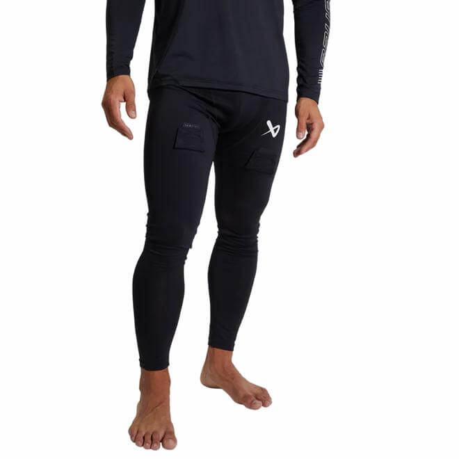 Pants de hockey de compresión Bauer Performance con protector genital incluido y ventilación estratégica.