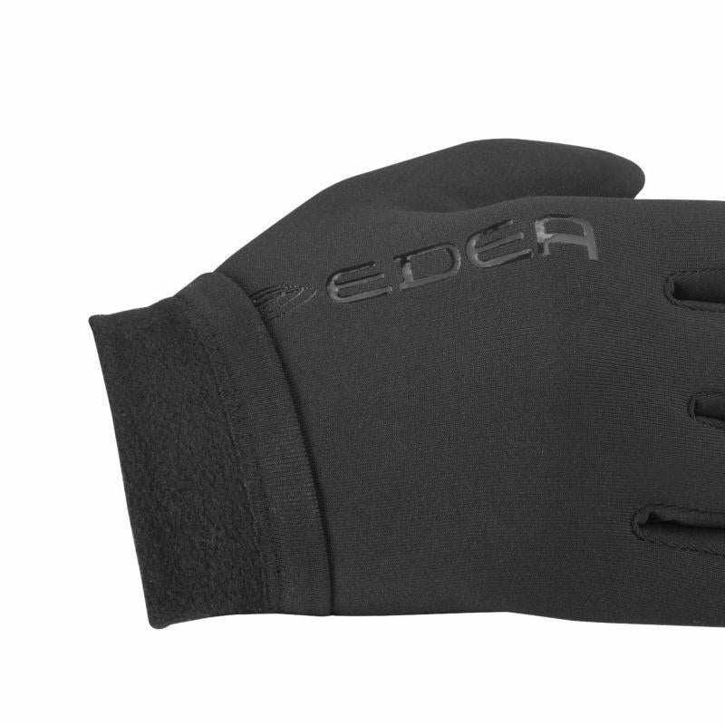 Guantes Edea E-Gloves Anti-Cut, su material técnico extra cálido garantiza entrenamientos cálidos.
