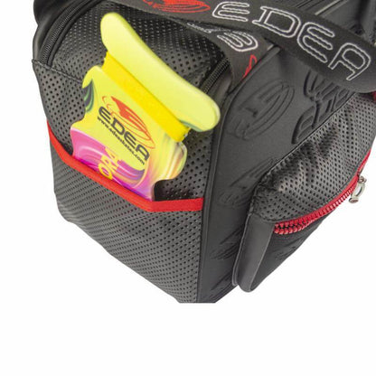 Maleta para patines Edea Cube. Cuenta con dos bolsillos en cada extremo, uno de ellos con etiqueta para equipaje.