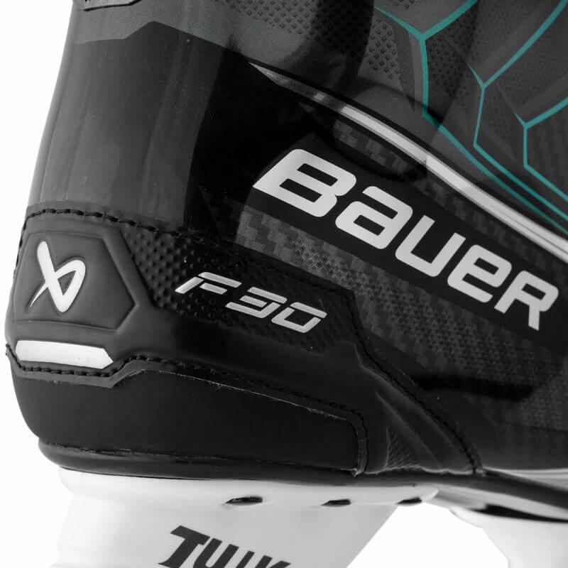 Talón externo de los Patines de Hockey Sobre Hielo Bauer Supreme F30 – Acabado elegante y forro sublimado con diseño distintivo