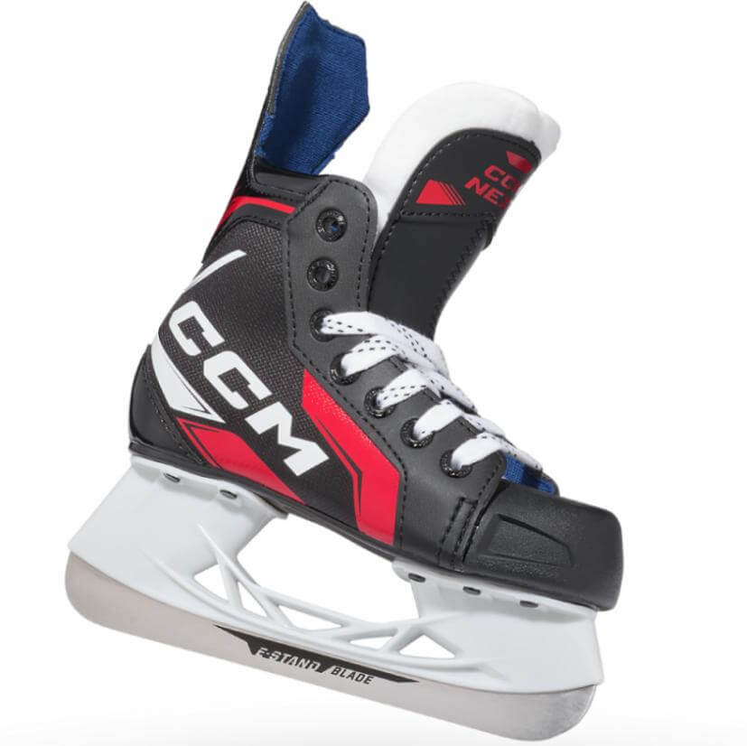 Los patines de hockey CCM Next para niños son idales para los pequeños que incursionan en el hockey